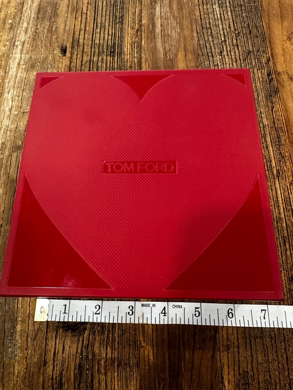 Tom Ford Red Heart Compact Case - Picture 3 of 5